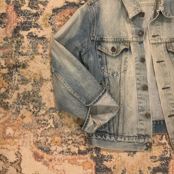 Vintage Levi’s Denim jacket - Picture 5 of 10